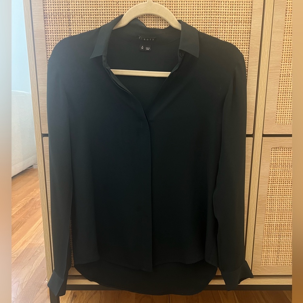 Theory Like New 100% Silk Button Down Size P